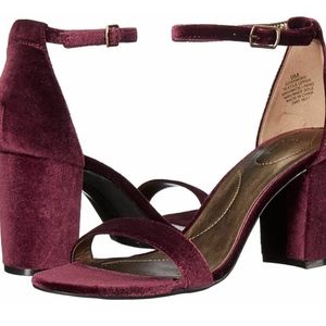 Bandolino Armory Heels SZ 9, Wine velvet